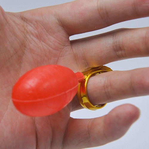 Creative Squirt Tricky Toys Spray Water Funny Jokes O4D Gags Toy new J5R4