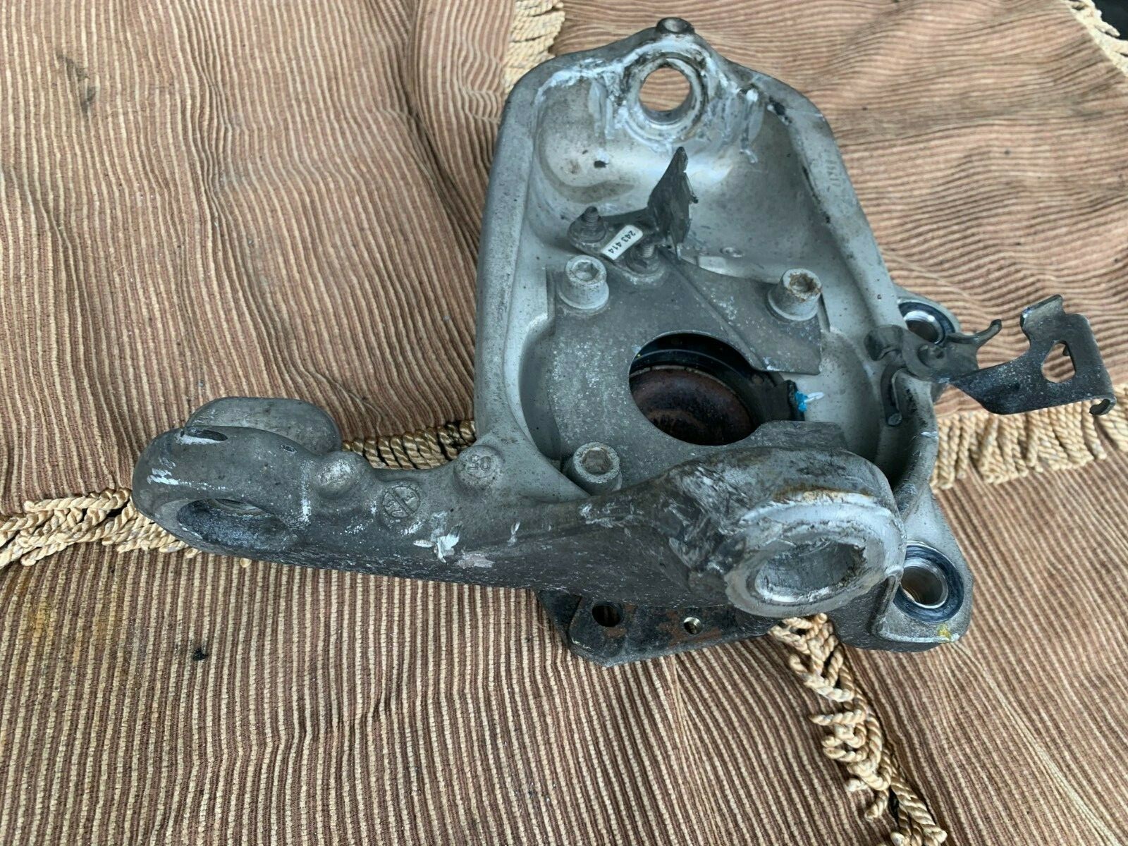 MASERATI QUATTROPORTE M139 OEM 03-07 FRONT LEFT SIDE SPINDLE KNUCKLE HUB