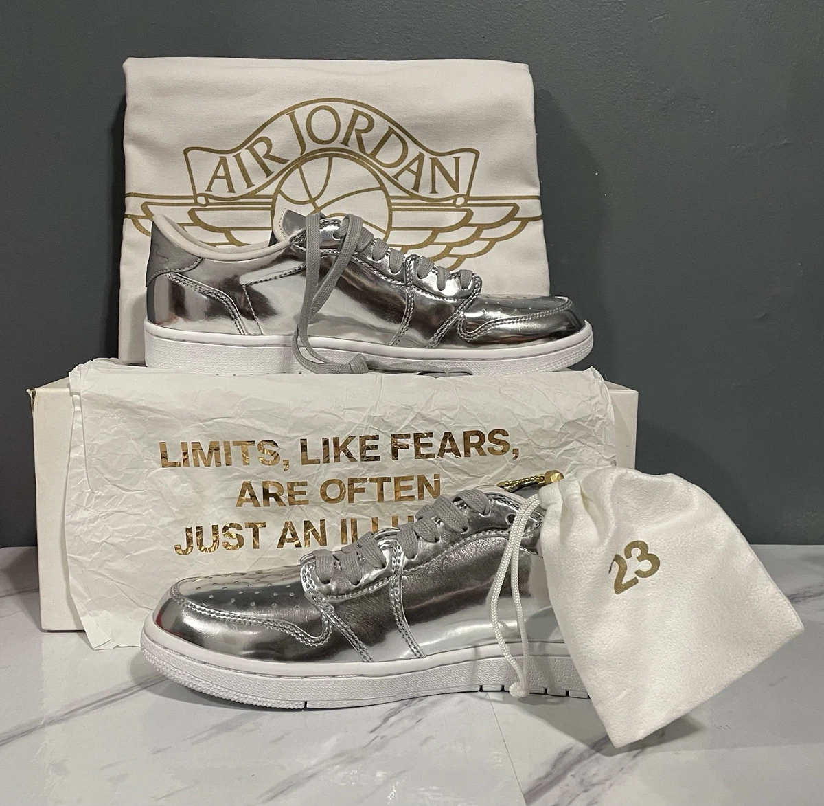 Preços baixos em Jordan 1 Retro OG Pinnacle Low Metallic Silver | eBay