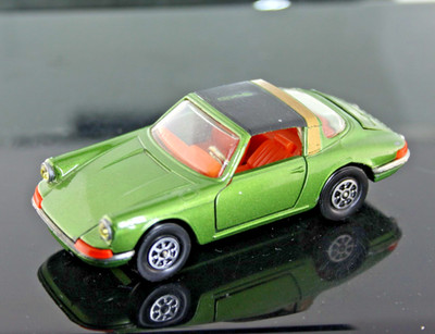 VINTAGE CORGI TOYS 1:43 #382 PORSCHE TARGA 911S GREEN WHIZZWHEELS