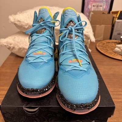 Size 12 - Nike LeBron 19 Christmas Lebron James NBA