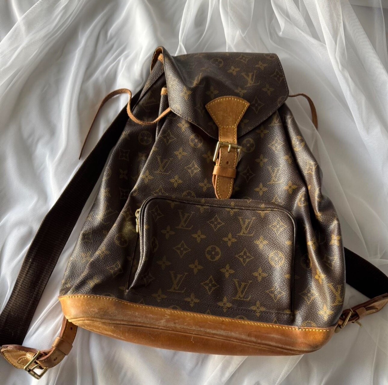 LOUIS VUITTON GM Montsouris Backpack
