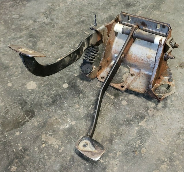 92/96 Ford Truck F150 Manual Transmission Pedal Assembly Clutch & Brake