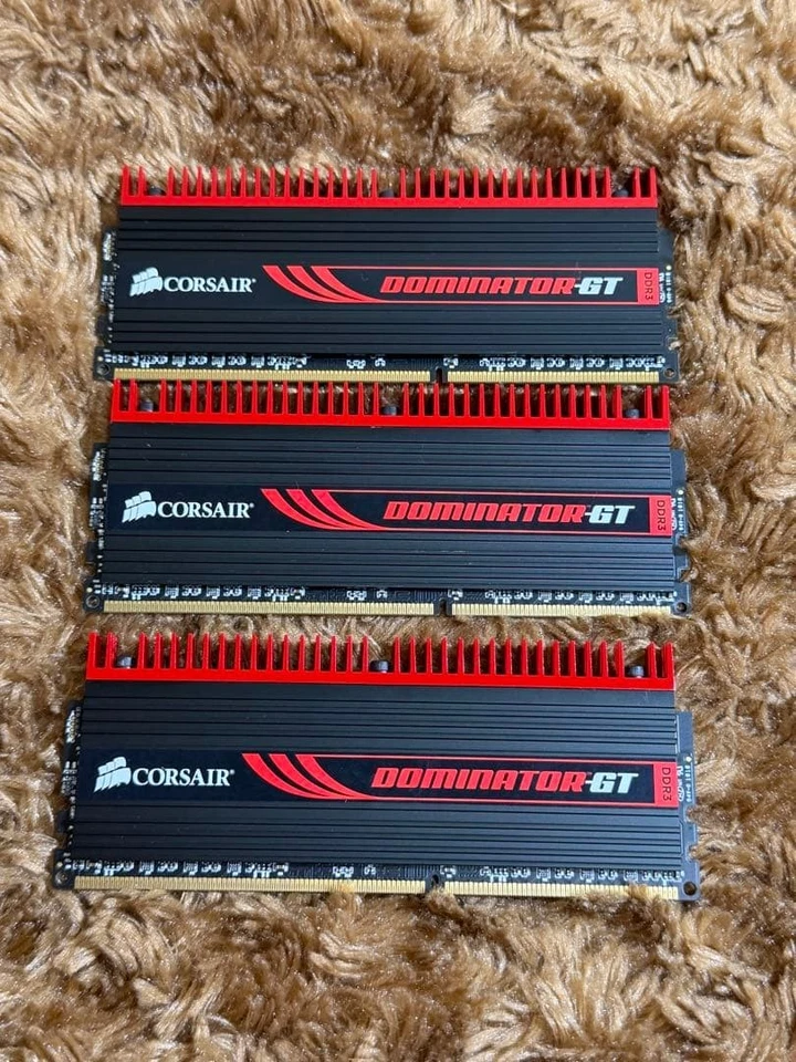 CORSAIR DOMINATOR GT CMT6GX3M3A2000C8 DDR3 6GB 3x2GB Used/Tested - Image 2 of 3
