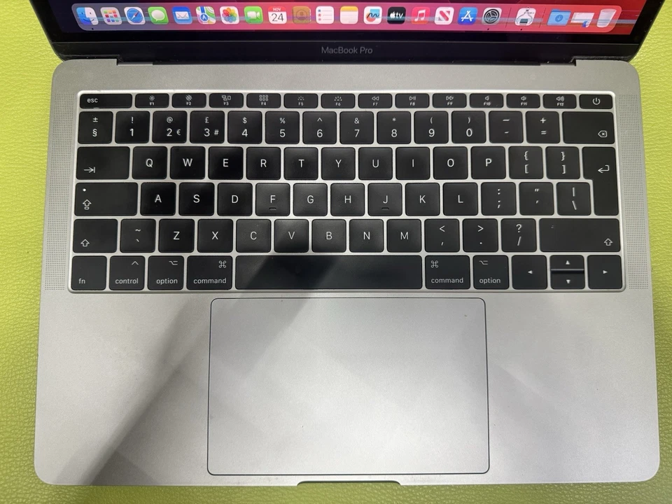 2017 Apple MacBook Pro 13" 256GB Intel Core i5 8GB Laptop Grey *PLEASE READ!* - Image 4 of 4