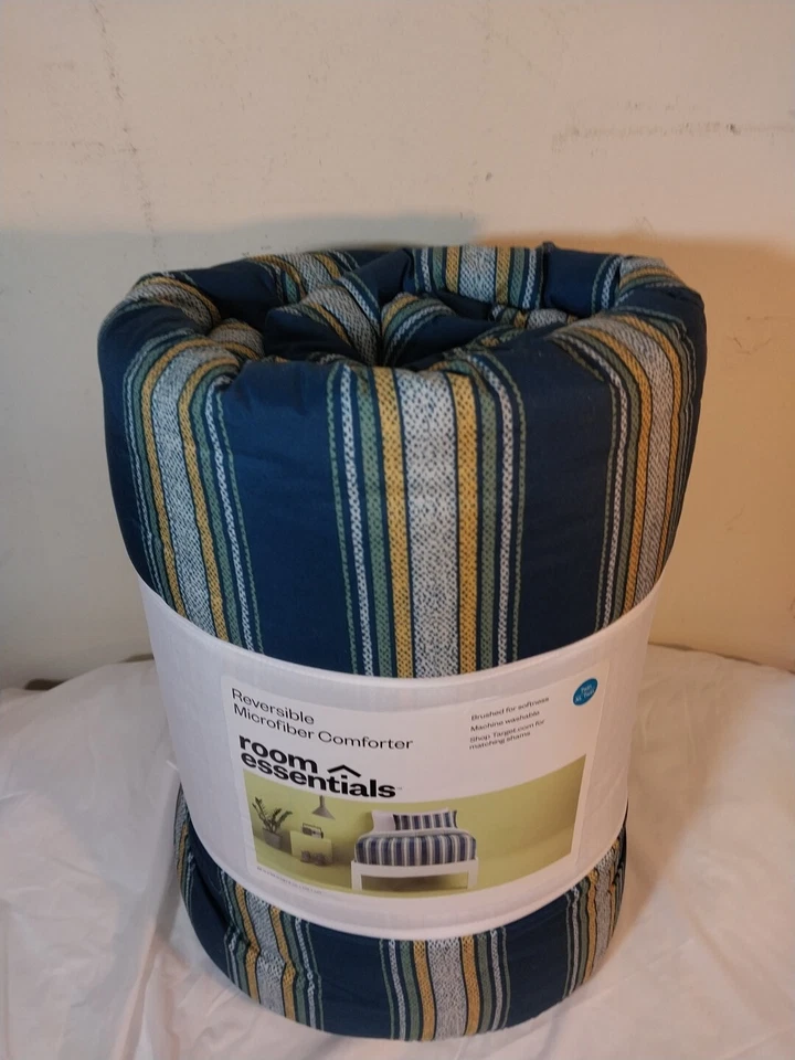 Room Essentials Reversible Microfiber Comforter Twin/Twin XL Size Blue Stripe - Image 2 of 4