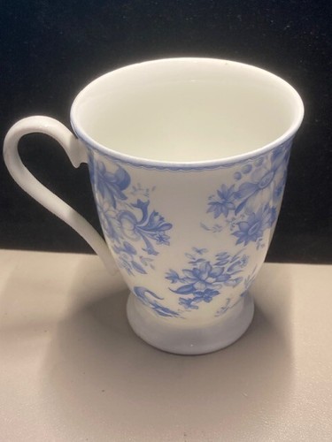 WHITTARD OF CHELSEA BLUE & WHITE FINE BONE CHINA MUG - Picture 4 of 6