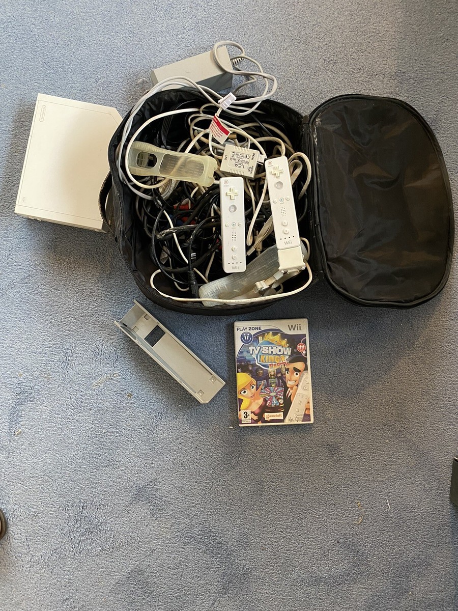 Nintendo Wii U Basic Set 8GB Handheld System - White (WUPSWAAB