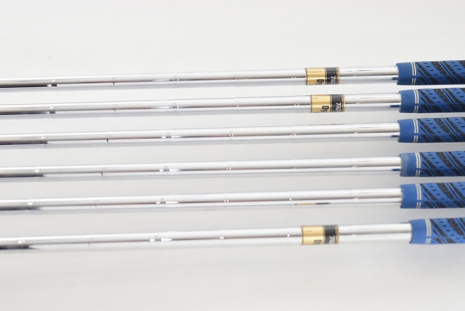 Set De Fers Titleist 690.MB (5-PW) - Tiges Acier - Flex Rigide - Main Droite - Occasion