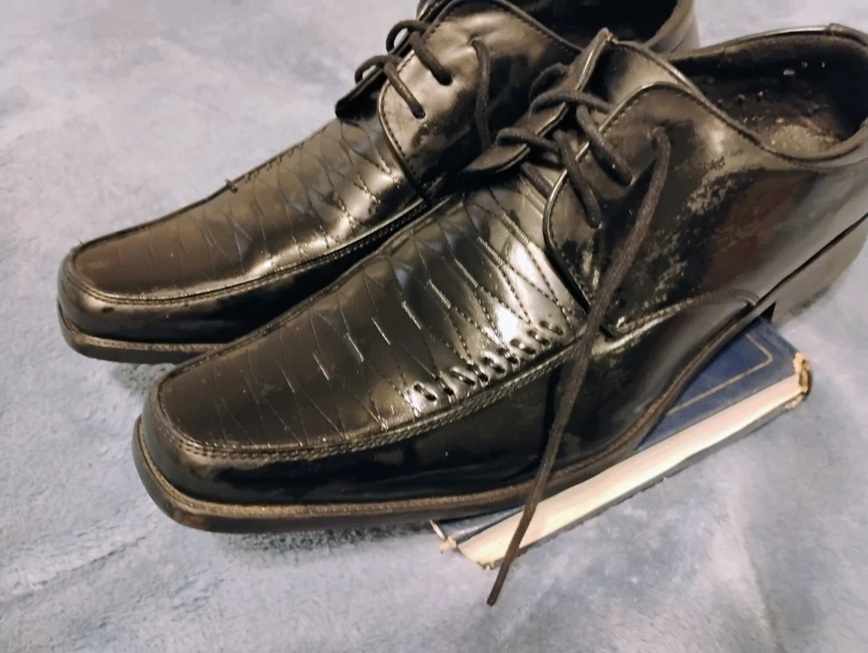 Zapatos de vestir negros para hombre. Calidad superior de Dellialdo. Estilo en Italia. Foto 4 de 4