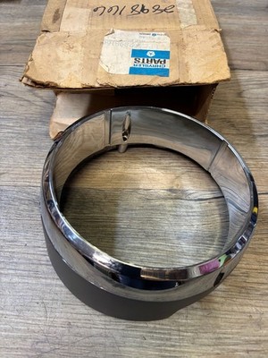 1969 CHRYSLER NEW YORKER C BODY MOPAR NOS RH HEAD LIGHT BEZEL 2898166