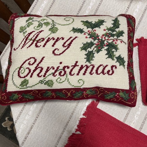Peking Handicraft Needlepoint "Merry Christmas" Pillow Red Velvet Back 15"x11”
