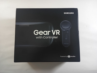 NEW/SEALED! / Samsung Gear VR Headset with Controller (Model SM-R324NZAAXAR)