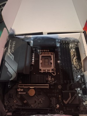 Gigabyte B760M Gaming x AX DDR5 Mainboard - mATX Sockel Intel 1700, Wi-Fi 6E, BT