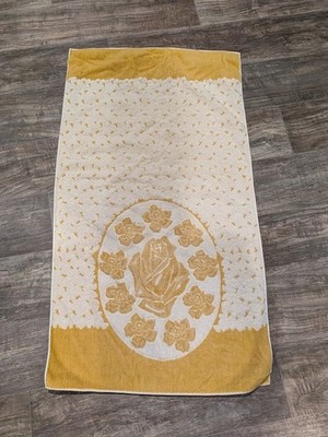 Vintage Texcraft Harvest Gold & White Cotton Bath Towel Floral Roses Retro 1970