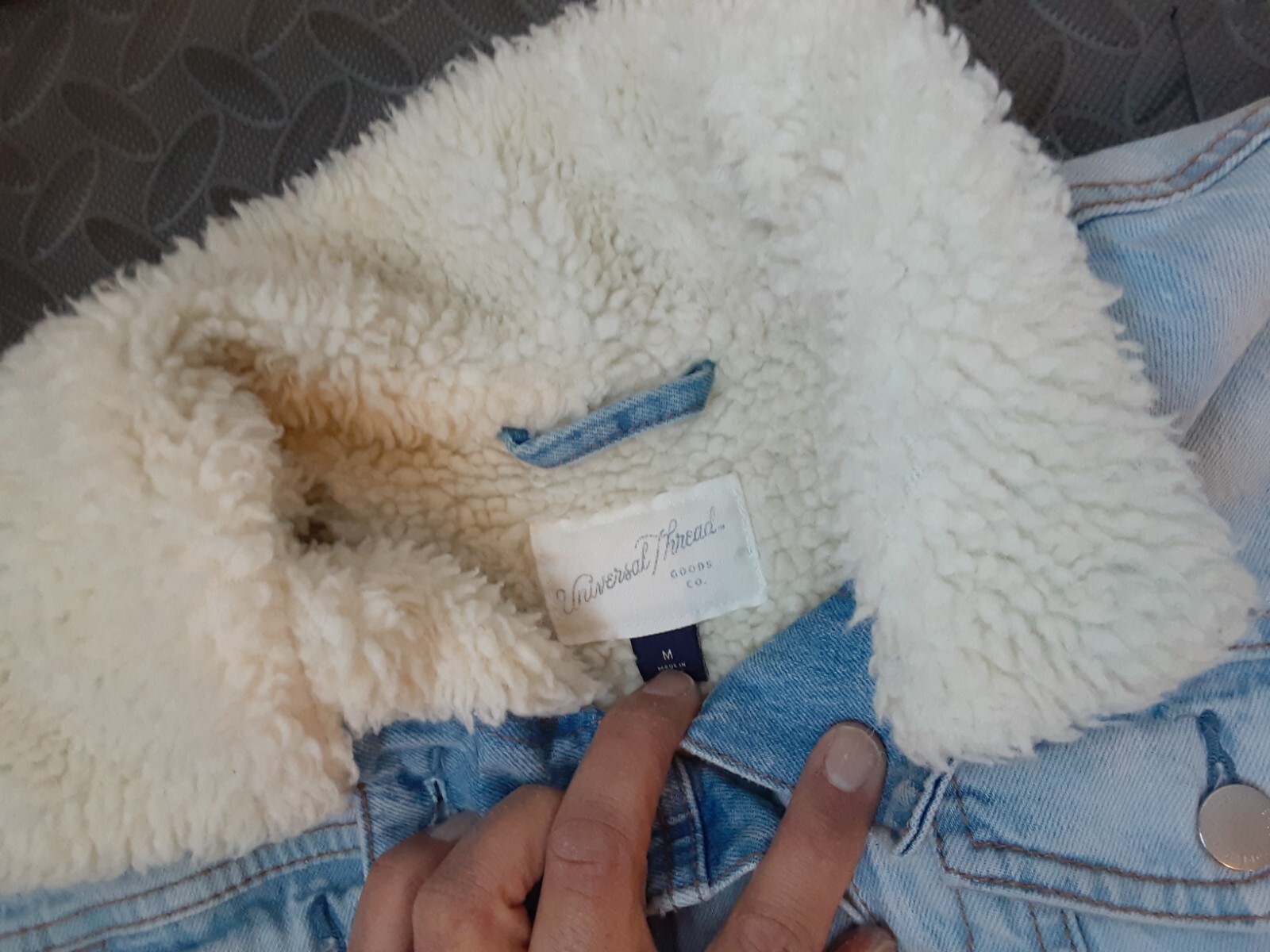 Universal Thread Woman’s Size Medium Collared  Je… - image 2