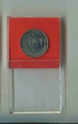 DDR:MfS:F.E.Dzierzynski.Medaille.Vernickelt.35 mm in Plasteetui