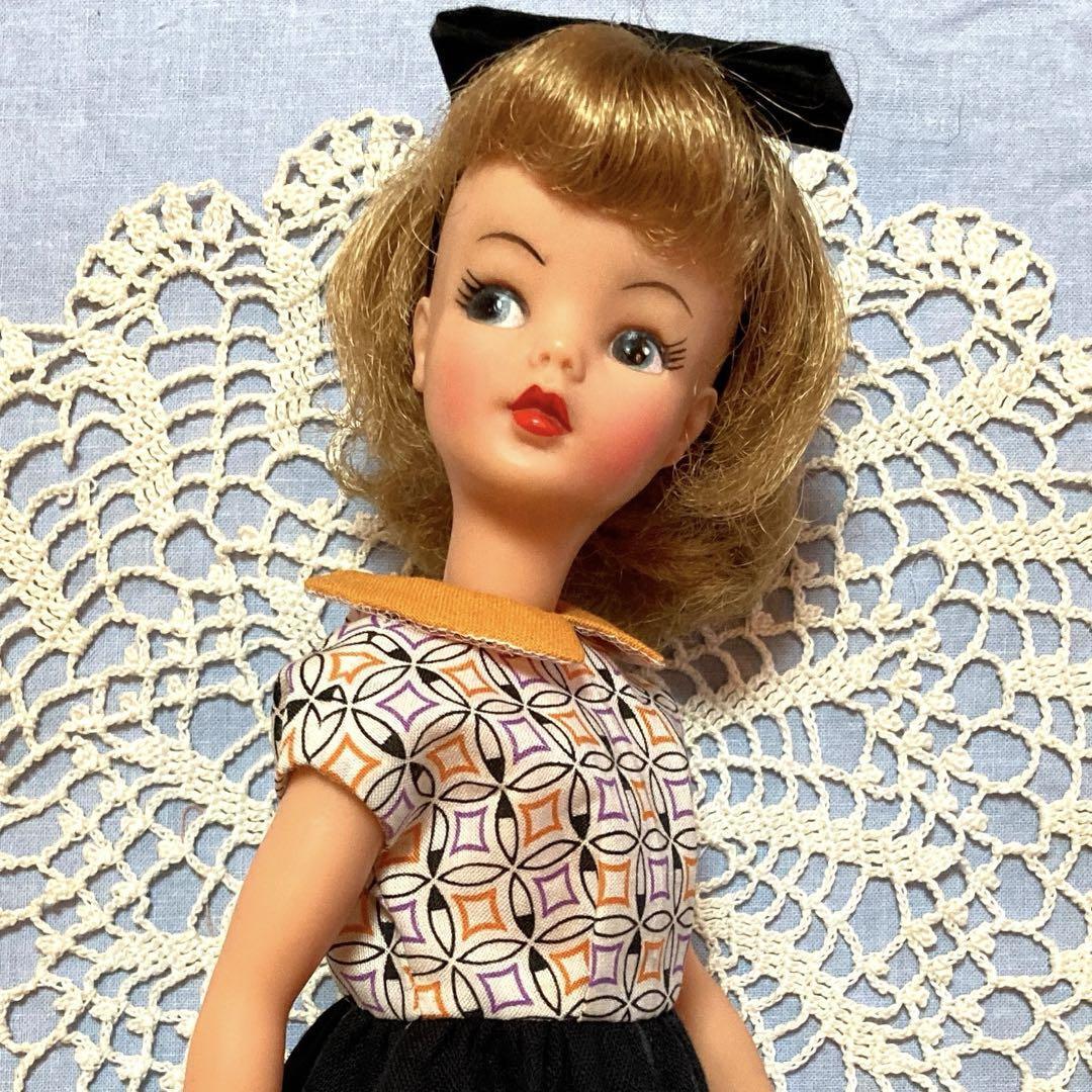 SAOLA Tammy chan Motivo Geometrico x Nero Docking Pezzo Unico + Calze Alte Solo Completo