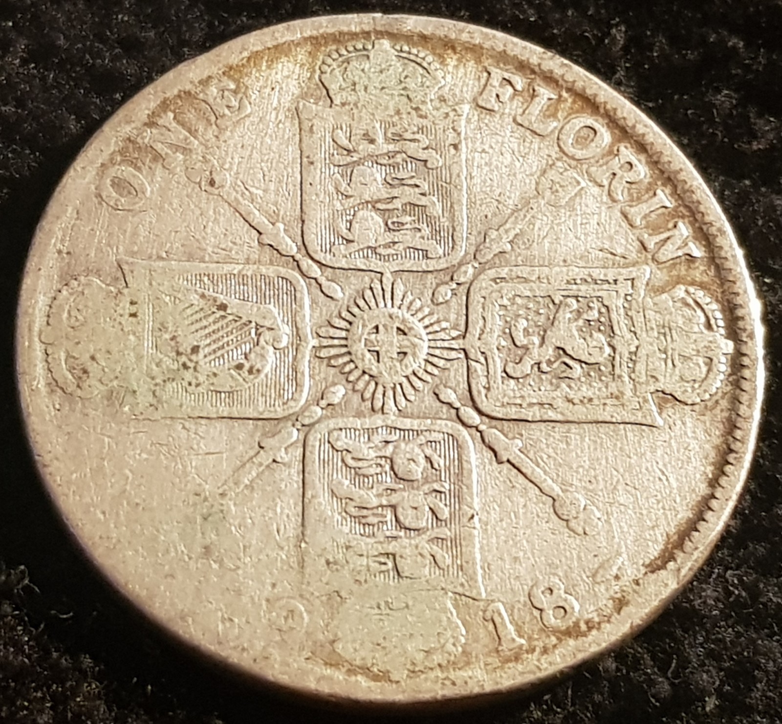 Foto 1 di 2