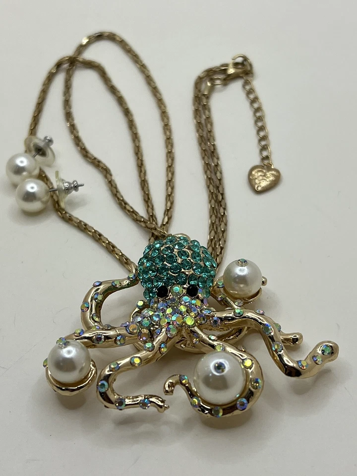 Betsey Johnson Large Octopus Statement Necklace Aqua & Earrings Faux Pearls - Image 3 of 4