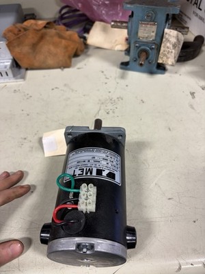 NEW NO BOX MET 3B-9011142C Permanent Magnet D.C Motor 90VDC