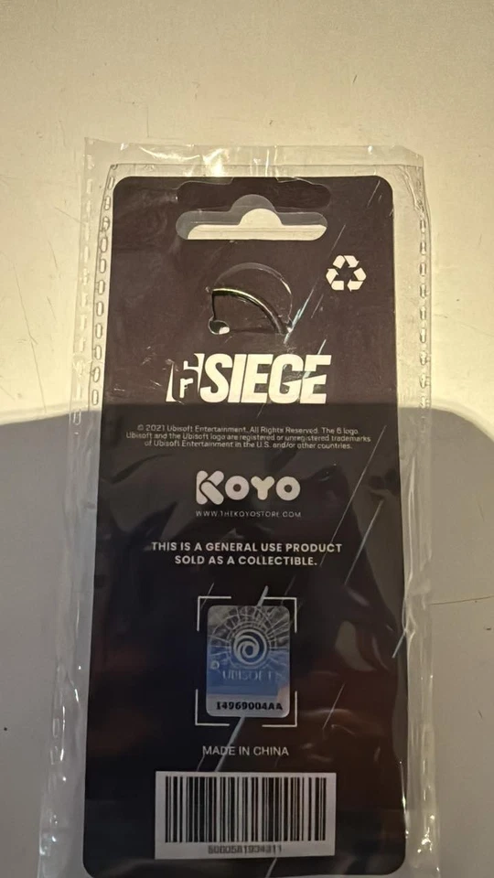 39 x Official Tom Clancy's Rainbow Six 6 Siege Logo Keyring New - Image 2 of 3