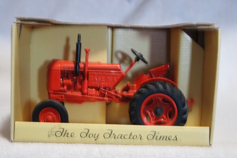 1/16 CASE VA TOY TRACTOTOR TIMES COLLECTOR'S EDITION NIB