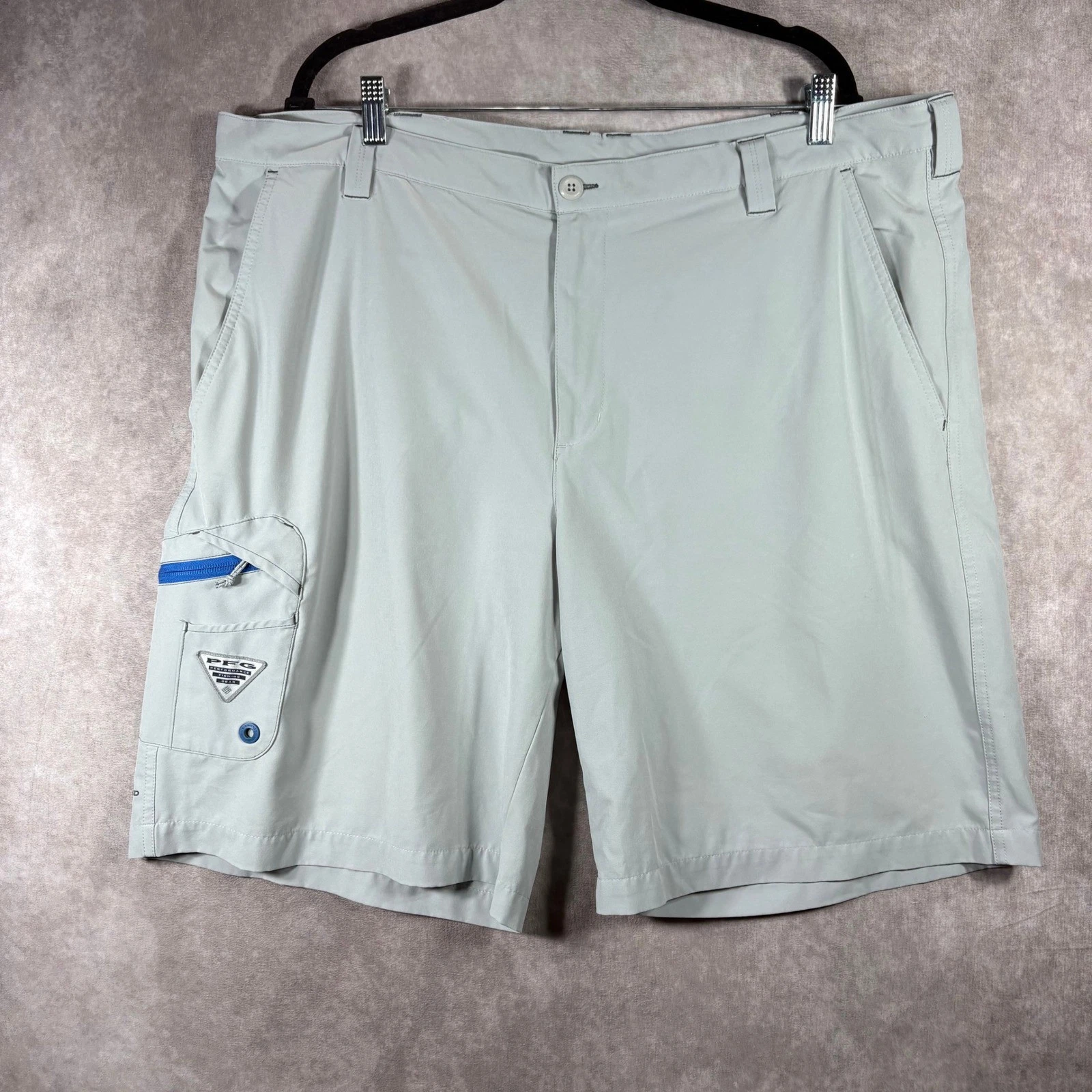 Columbia Shorts Men 42 Grey PFG Blood and Guts Omni-Shield Performance Cargo 10L