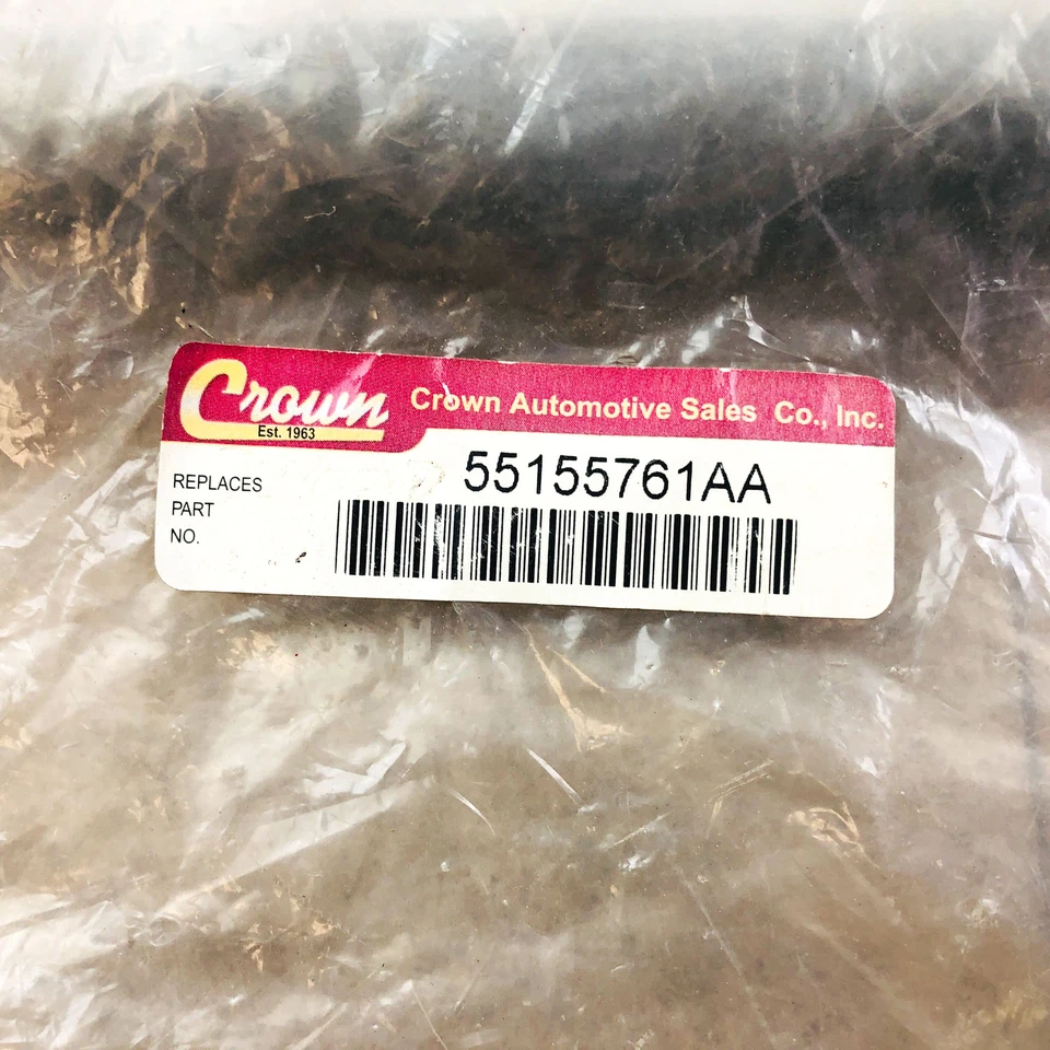 Crown 55155761AA Rear Bumper End Cap New NOS Black Plastic for Jeep - Image 2 of 4