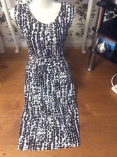 Gorgeous Nine west black white padded shoulder dress size 10 12 30” waist 