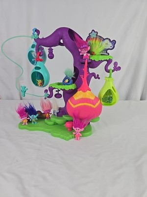 DreamWorks Trolls Tree With Three Pods and 18 Trolls Characters 