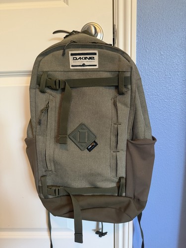 Dakine Green 6-Pocket Backpack with Laptop Sleeve NEW