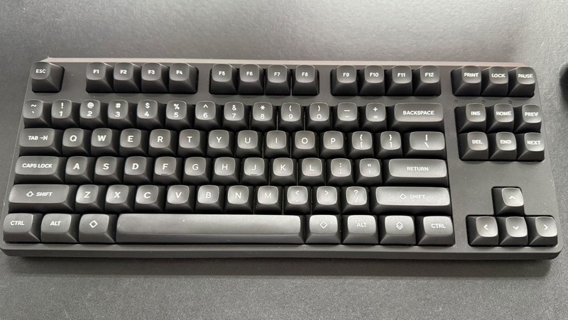 URSA Custom Topre Keycap Set Black