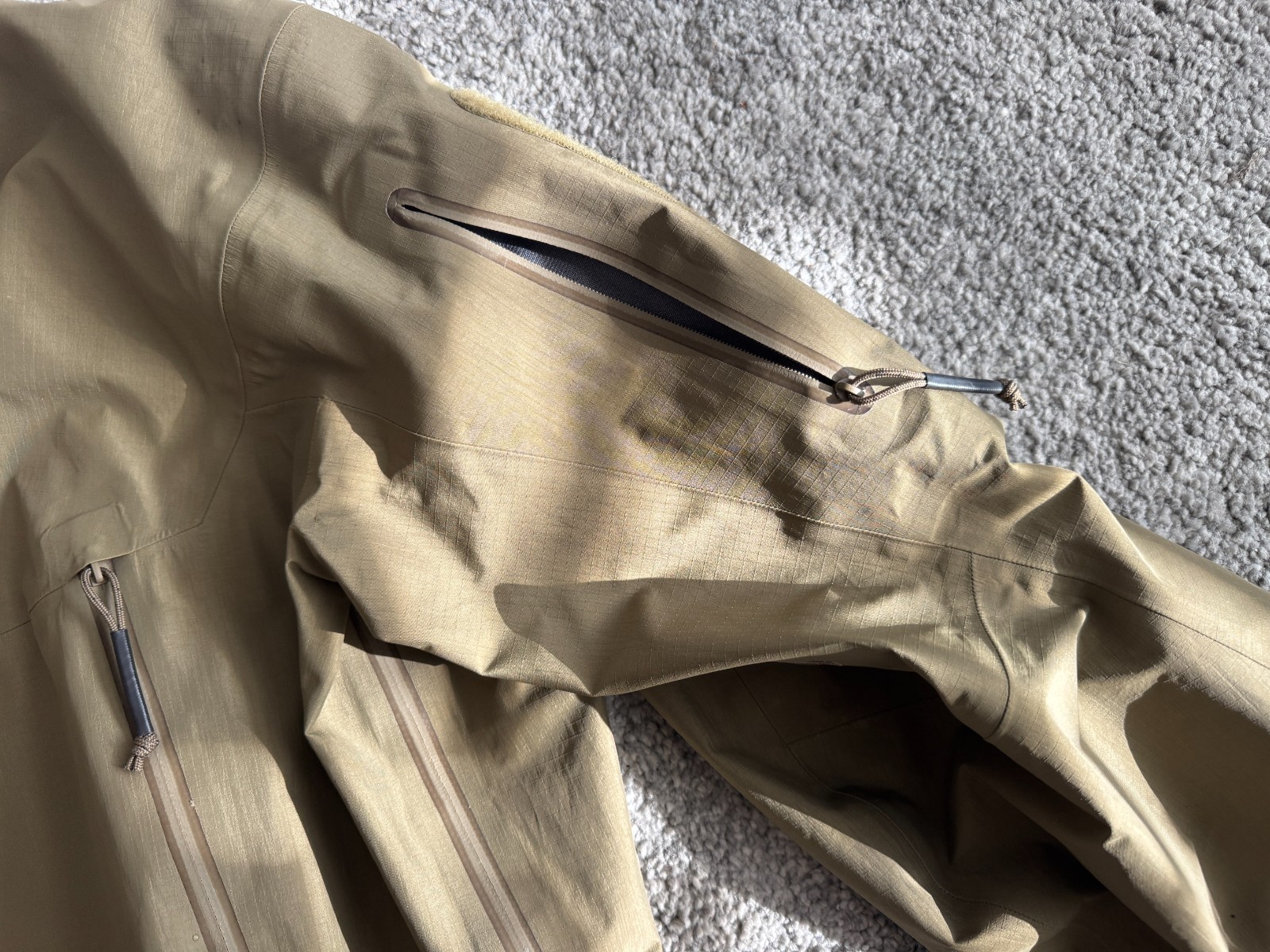 Arc’teryx LEAF Alpha Crocodile (Gen2) Jacket Men’s Large thumbnail 6