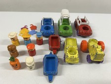 18 Pc Lot of TootsieToy Diecast Toy Cars  Little People 1967 Chicago USA