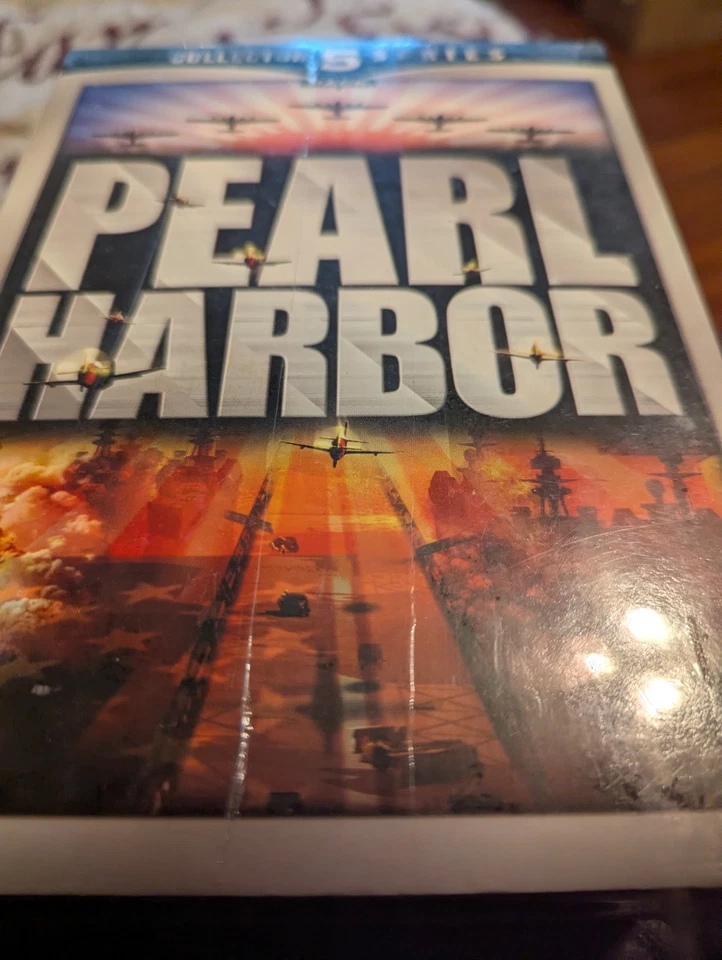 This is a brand new, factory-sealed Pearl Harbor 5-Pack VHS set released in 2001 Foto 4 de 4