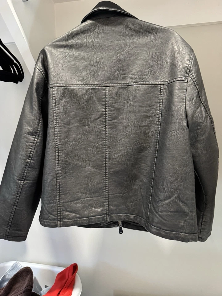 BDG Urban Outfitters 女式 Dex 填充人造皮革夹克黑色 M 码 — 第 2/4 张图片