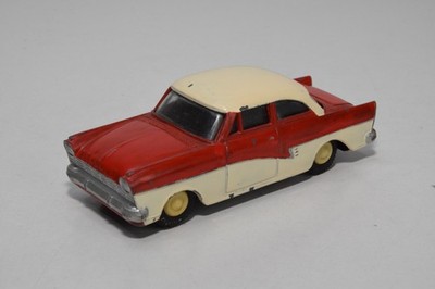 B69 1:43 FORD TAUNUS 17M 17M TWO TONE RED CREAM FAIR COND. REPAINT