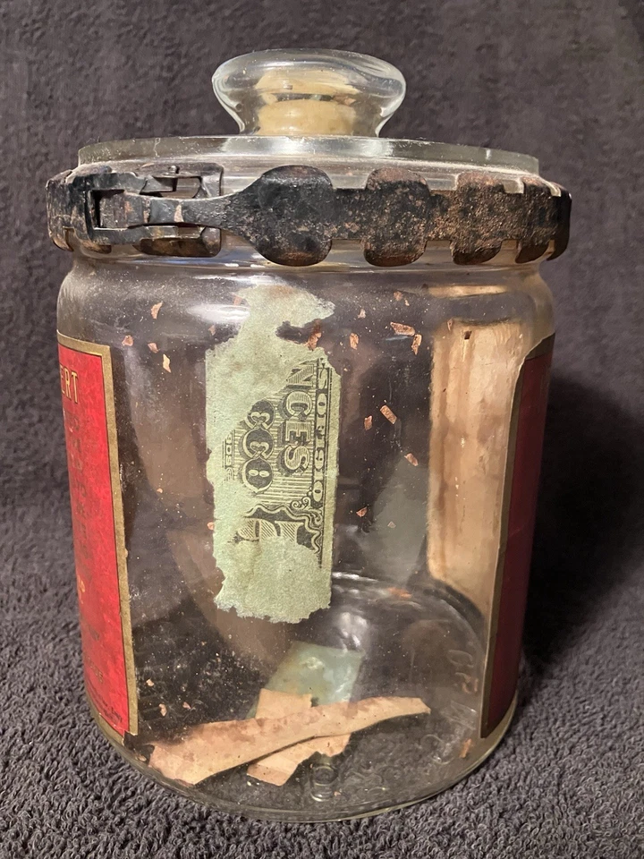 VINTAGE 1910 PRINCE ALBERT GLASS TOBACCO JAR - Image 3 of 4