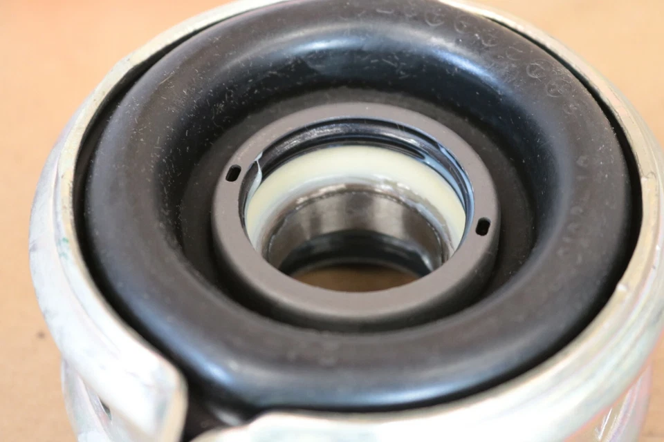 Eje de transmisión trasero Toyota Tundra 2007-2021 4x2 4x4 junta U suspensión cojinete Spicer Foto 3 de 4