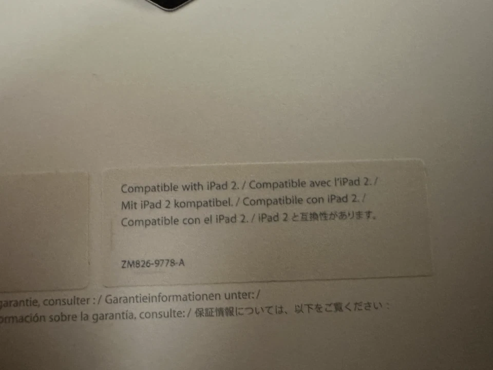 Apple Ipad 2 & 3 Smart Cover Leather Cream Color AUTHENTIC / ORIGINAL / UNOPENED - Image 4 of 4