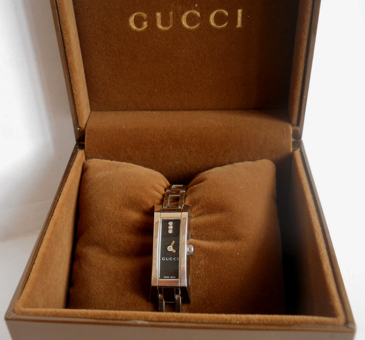 Montre bracelet de luxe GUCCI 110 G avec 3 diamants en boîte de luxe GUCCI / DIAMOND WATCH