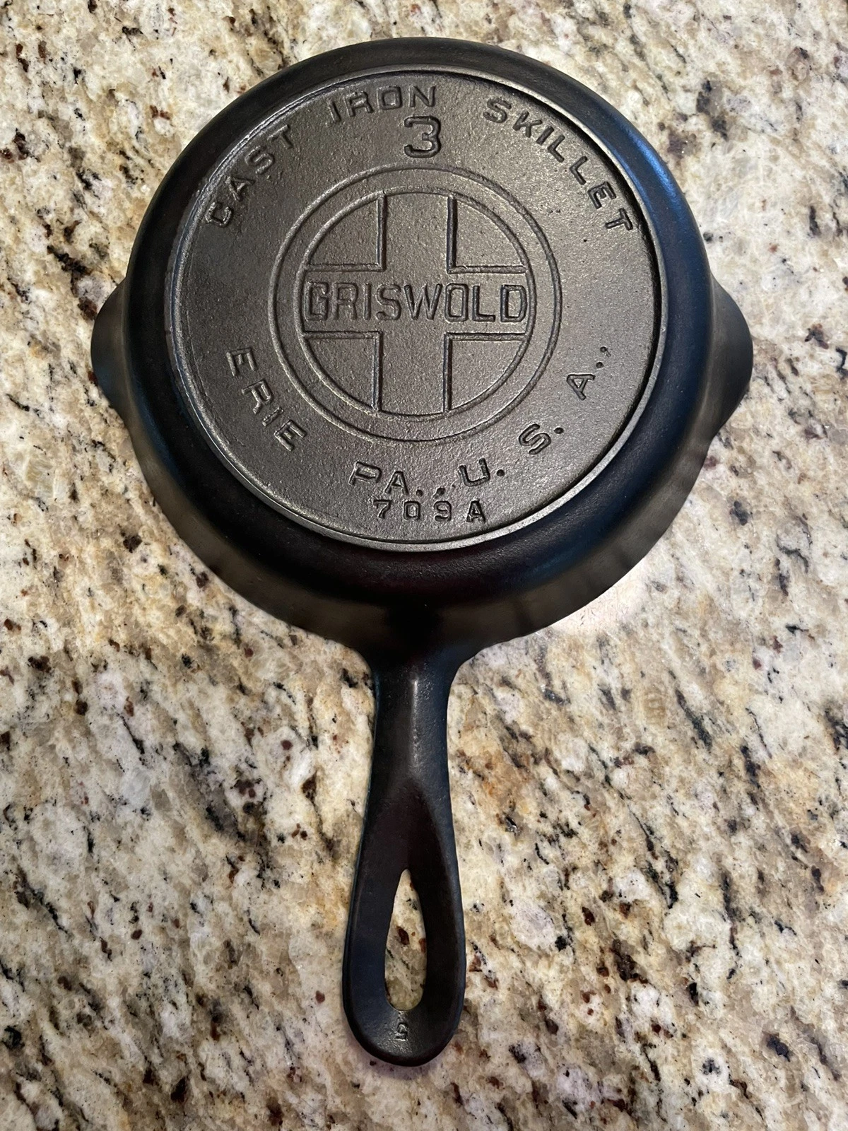 Griswold Cast Iron #3 Large Block Logo Skillet with Heat Ring 709 A