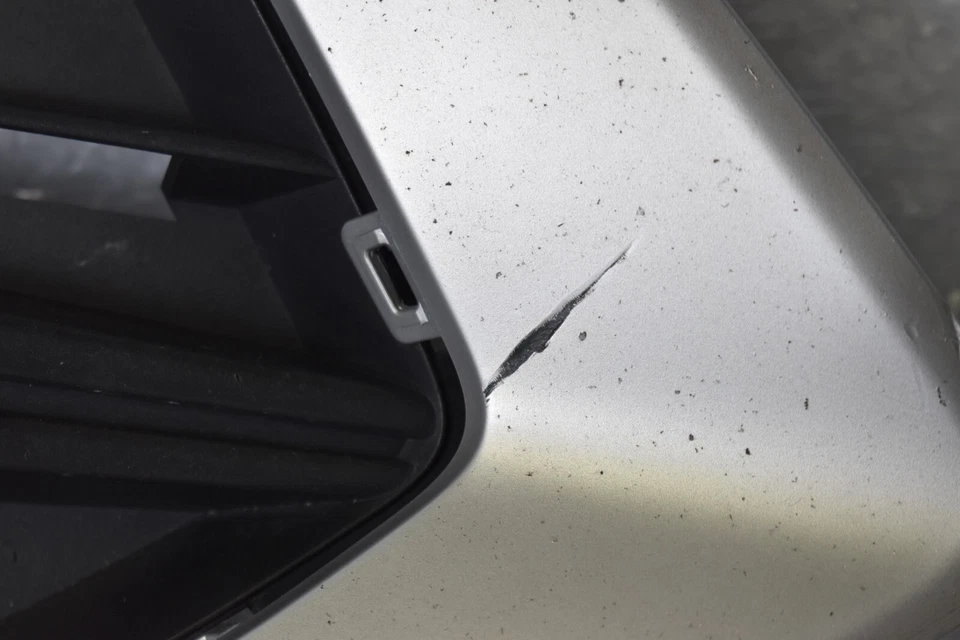 Rejilla de aire derecha Audi Q3 2019-2022 83A-807-682-D-9B9 Foto 2 de 4