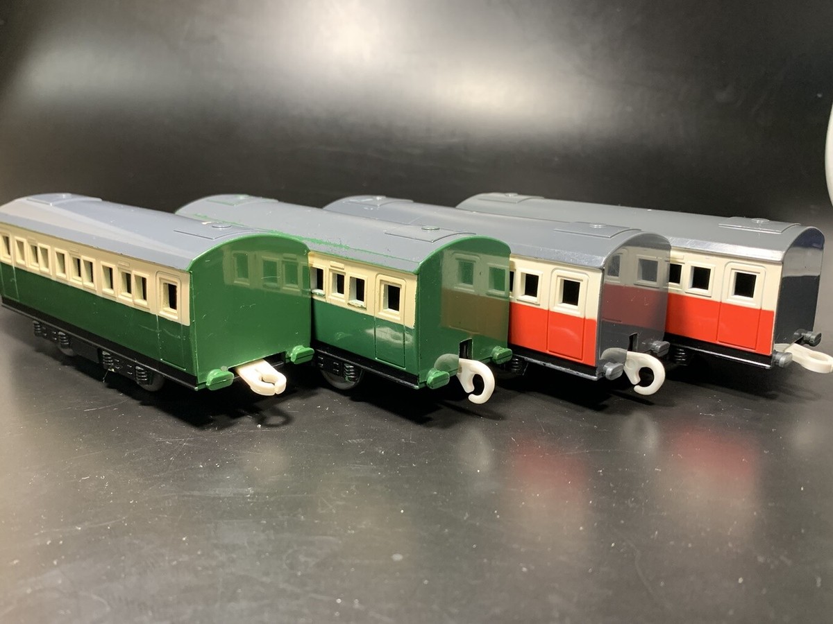 TOMY Plarail Thomas & Friends Green & red Express Coach Japan 4set