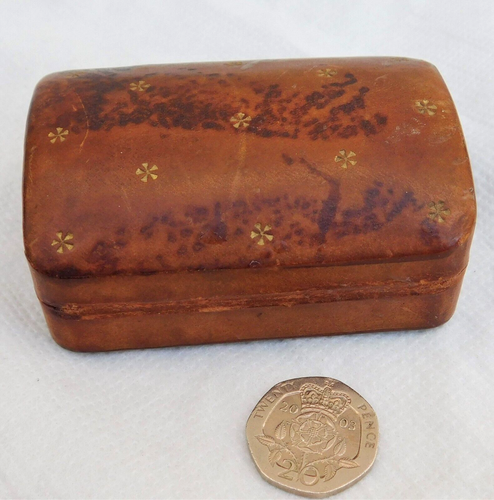 Leather stud box vintage with embossed pattern on lid G - Picture 4 of 4