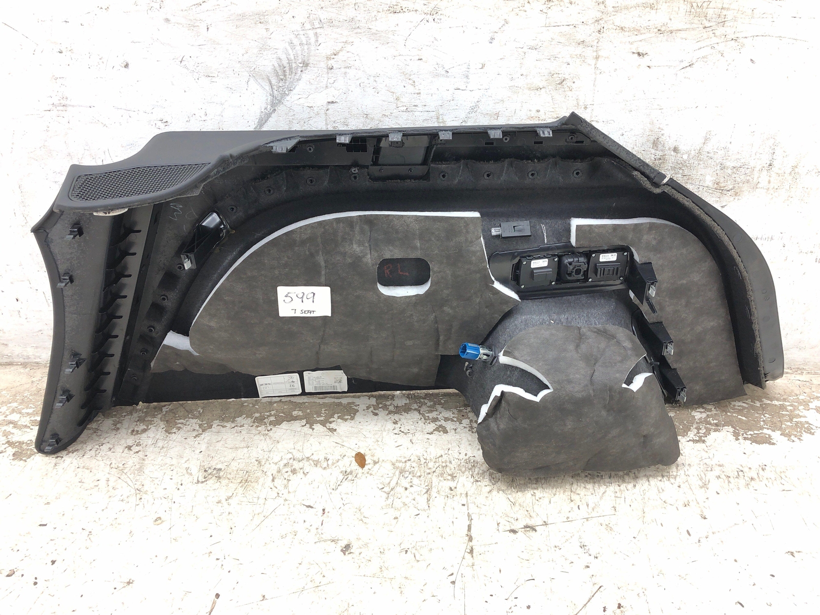 2016-2020 BENTLEY BENTAYGA LEFT REAR QUARTER TRIM PANEL COVER 36A863887 BLACK