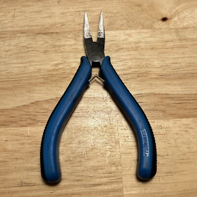 Cornwell Tools 4.5'' Narrow Duck Bill Pliers Bluer CPL-3375