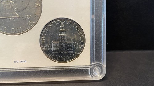U.S. Bicentennial 3 Coin 1776-1976 , 25c, half dollar, one dollar - Picture 5 of 9