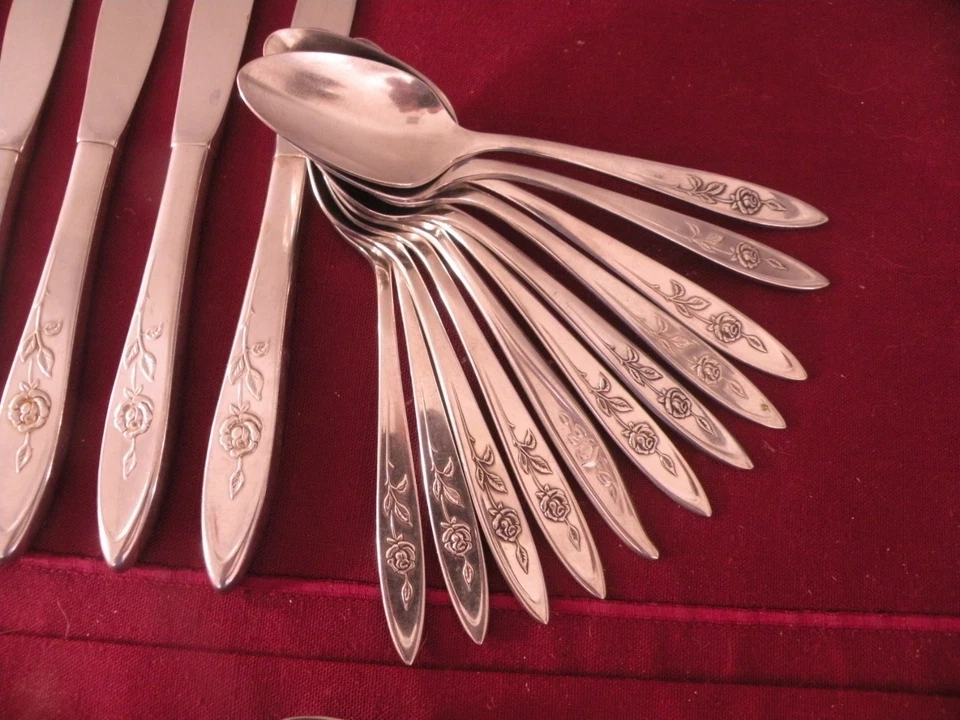 Cucharas de cubiertos de acero inoxidable Oneida Community My Rose 49 piezas tenedores cuchillos +++ - Imagen 4 de 4